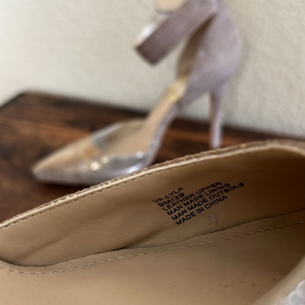 Vince Camuto Lyla metallic heels - Picture 4 of 11